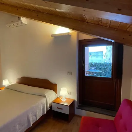 Domo Is Solus - - Living 4* SantʼAntìoco