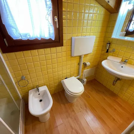 Domo Is Solus - - Living Gasthof SantʼAntìoco