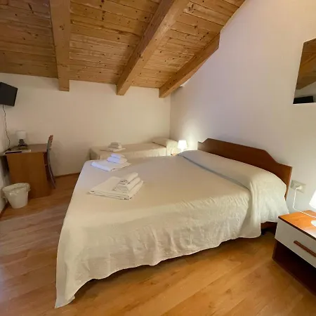 Domo Is Solus - - Living SantʼAntìoco