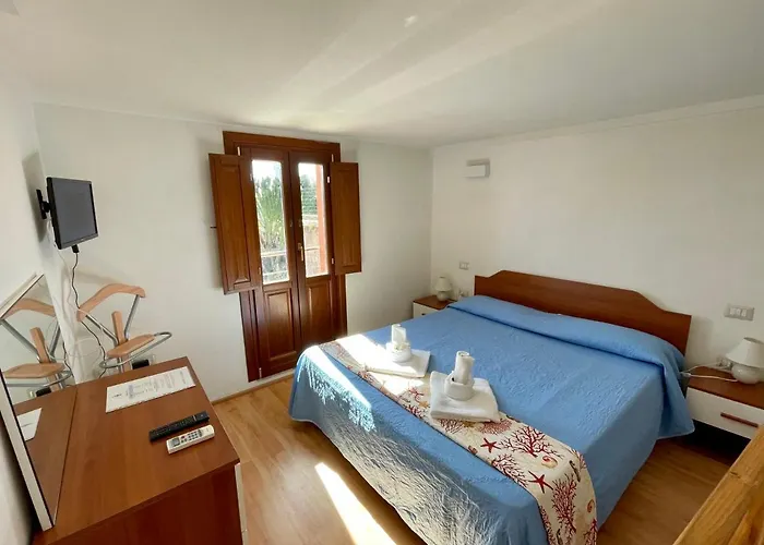 Domo Is Solus - - Living Gasthuis