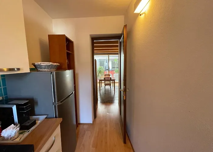 Domo Is Solus - - Living Gasthuis SantʼAntìoco