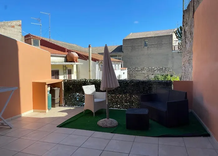 Gasthuis Domo Is Solus - - Living SantʼAntìoco