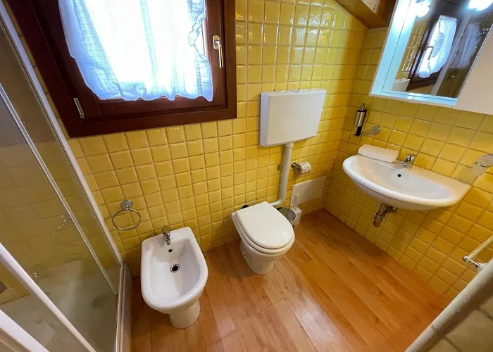 Domo Is Solus - - Living Gasthuis SantʼAntìoco