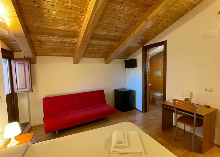 Domo Is Solus - - Living Gasthuis 3*