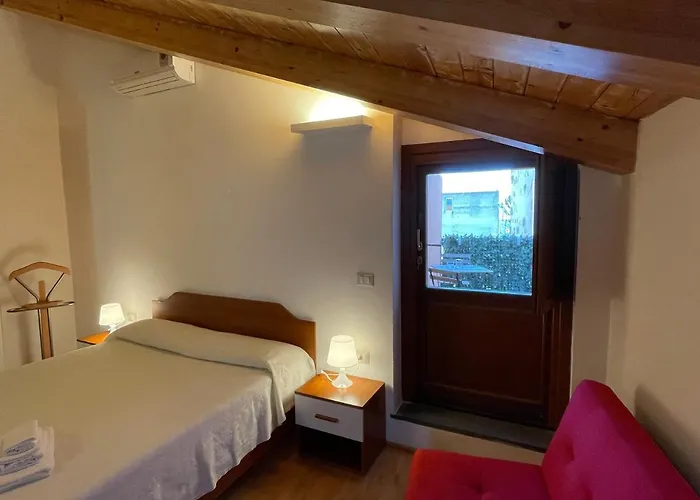 Domo Is Solus - - Living 3* SantʼAntìoco