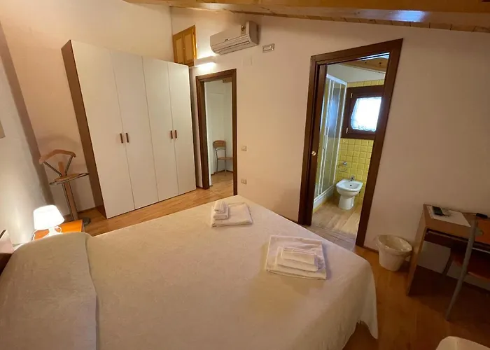 Gasthuis Domo Is Solus - - Living SantʼAntìoco