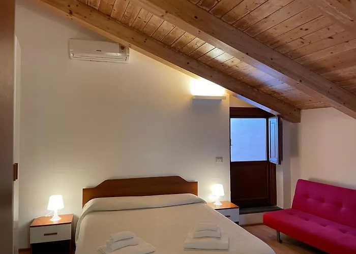 Gasthuis Domo Is Solus - - Living SantʼAntìoco