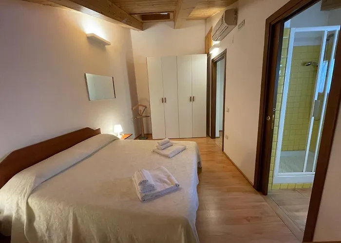 Domo Is Solus - - Living Gasthuis 3*